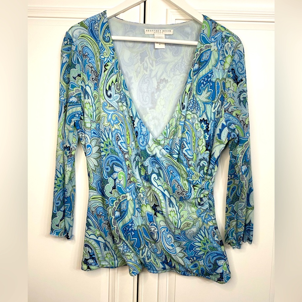 Geoffrey Beene Sport Women’s Sz XL Blue + Green Paisley Print Blouse Ruched Side